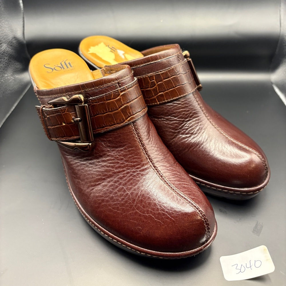 **CLOSET CLOSEOUT** Sofft Women's Brown Leather Heeled Clogs SZ10